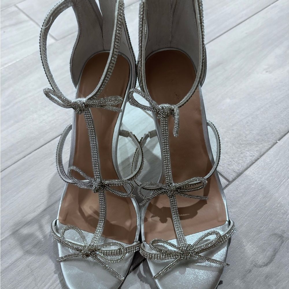 Women's Nolino Beaded Bow T-Strap Dress Sandals - Picture 10 of 10